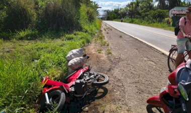 Ubatã: Acidente entre carro e moto deixa motociclista ferido na BR-330