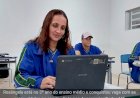 Aos 40 anos, estudante de escola no campo vai para a Inglaterra: 