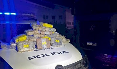 Polícia Militar prende caminhoneiro com 27 quilos de maconha skank em Água Boa