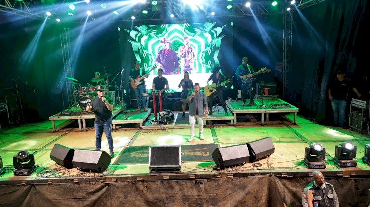 Renan e Ray fazem a abertura do 4º Festival de Pesca de São José do Couto; vídeo